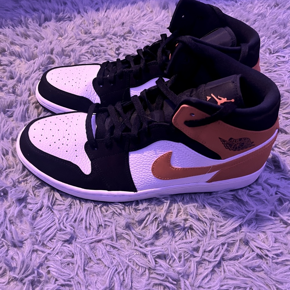 Nike Jordan 1 Mid
